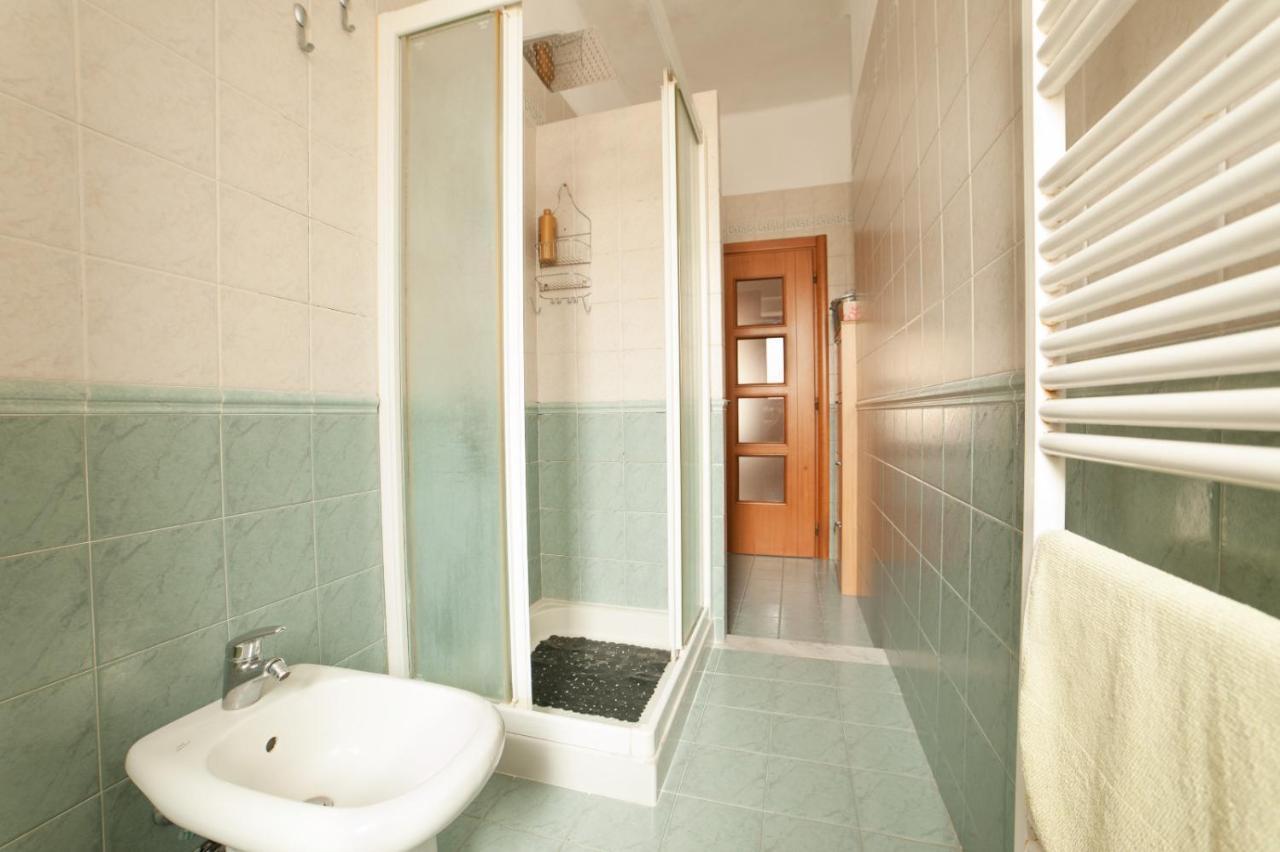 Cozy Room Stanza Close City Center In A Family House Stanza In Appartamento Condiviso Noi Viviamo In Casa Stanza In Affitto Турин Экстерьер фото