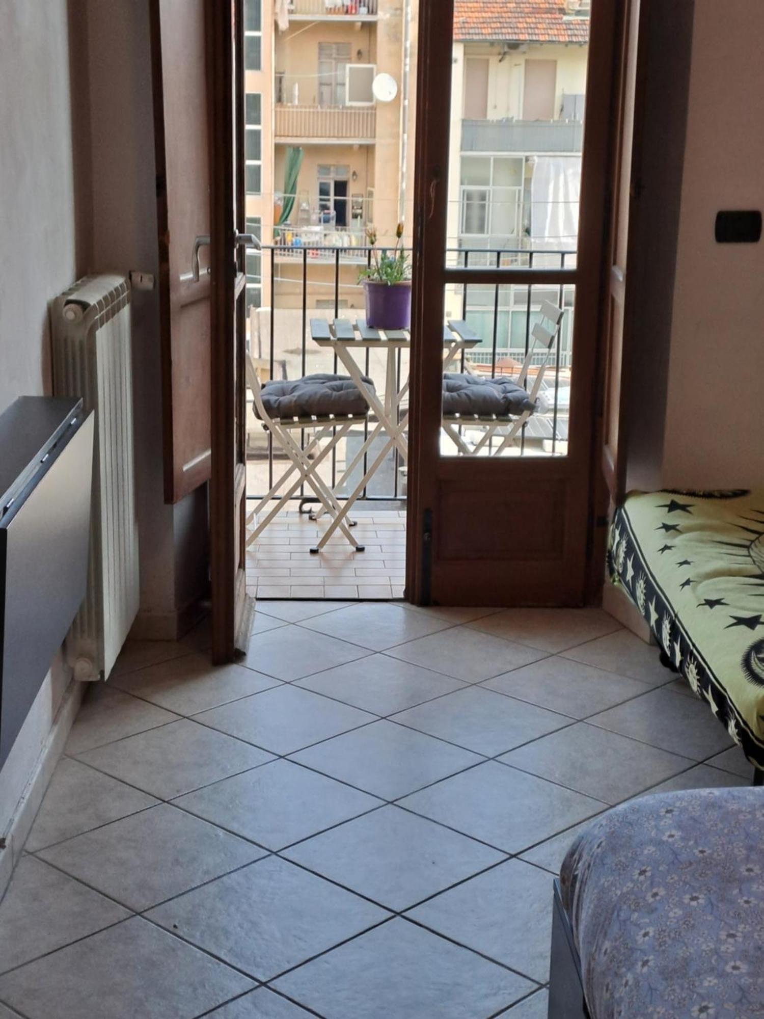 Cozy Room Stanza Close City Center In A Family House Stanza In Appartamento Condiviso Noi Viviamo In Casa Stanza In Affitto Турин Номер фото